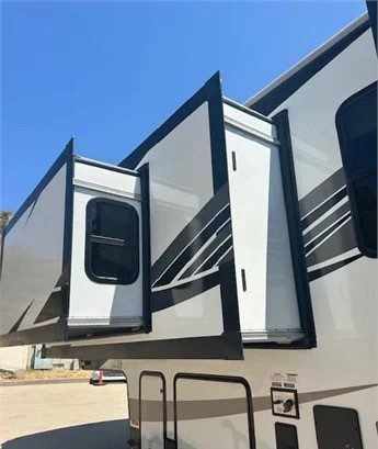 2020 HEARTLAND TORQUE 373 - Image 6