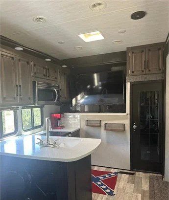 2020 HEARTLAND TORQUE 373 - Image 7