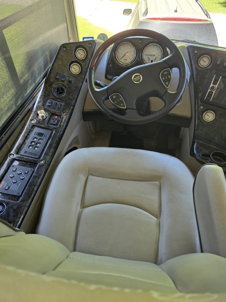 2018 forest river burkshire xlt - Image 10