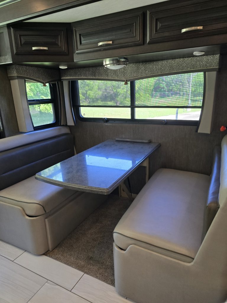 2018 forest river burkshire xlt - Image 14