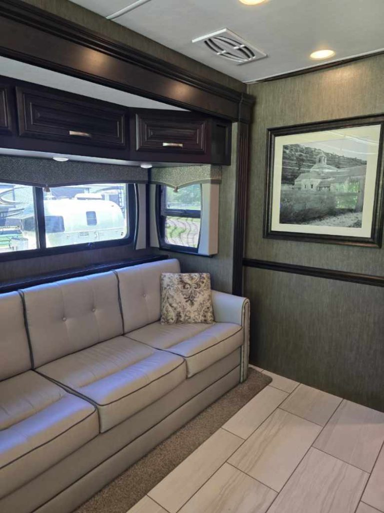 2018 forest river burkshire xlt - Image 20