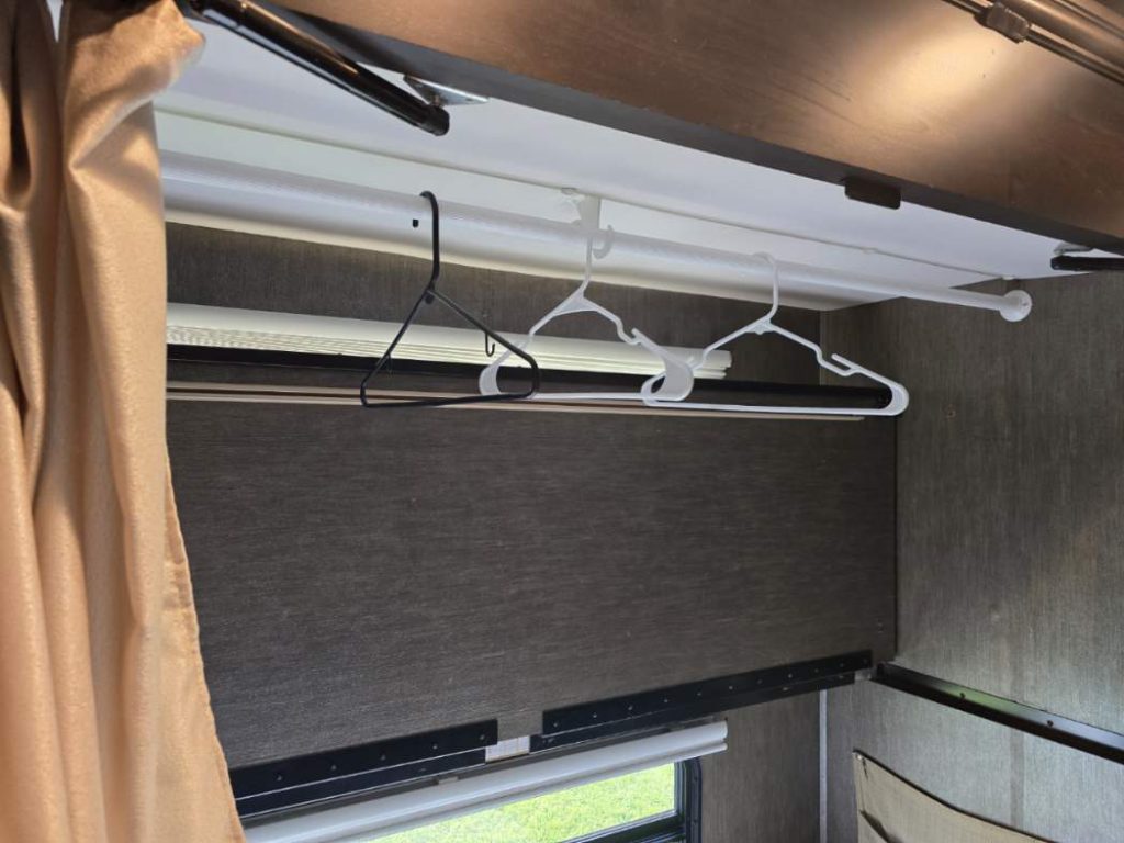 2018 forest river burkshire xlt - Image 35