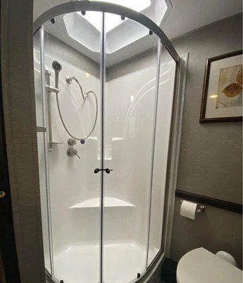 2020 FOREST RIVER BERKSHIRE 34QS - Image 11