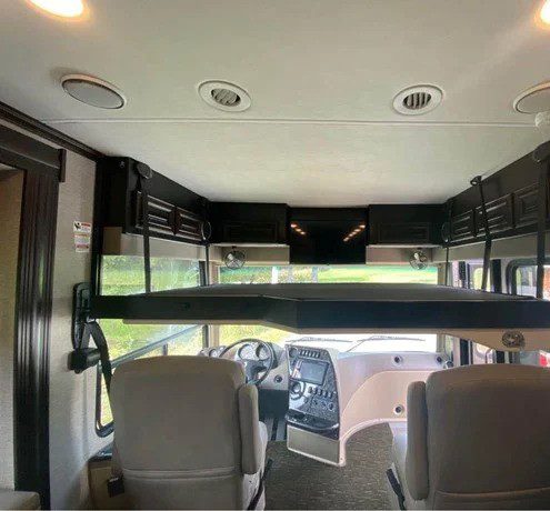 2020 FOREST RIVER BERKSHIRE 34QS - Image 14