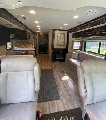 2020 FOREST RIVER BERKSHIRE 34QS - Image 15