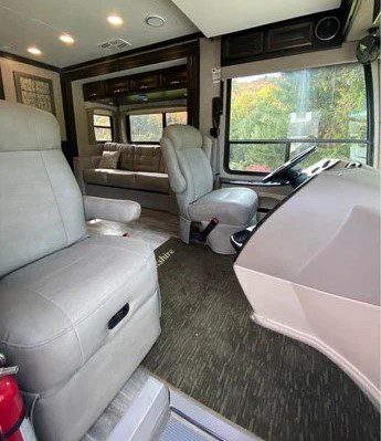 2020 FOREST RIVER BERKSHIRE 34QS - Image 16