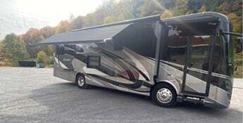 2020 FOREST RIVER BERKSHIRE 34QS - Image 2