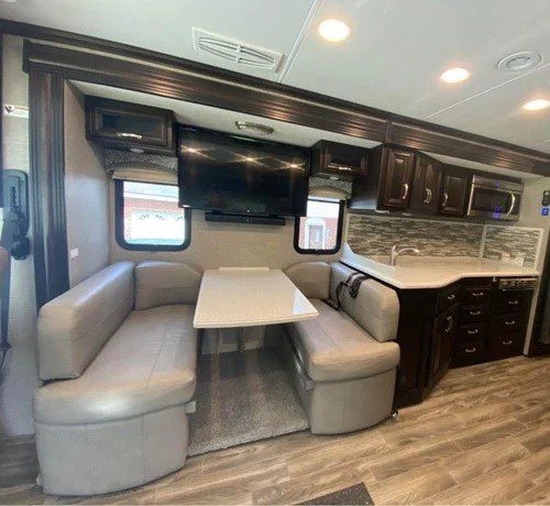 2020 FOREST RIVER BERKSHIRE 34QS - Image 8