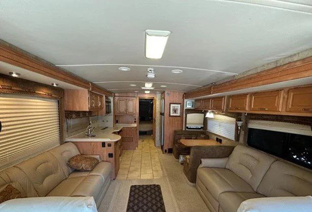 2007 WINNEBAGO TOUR 40KD - Image 11