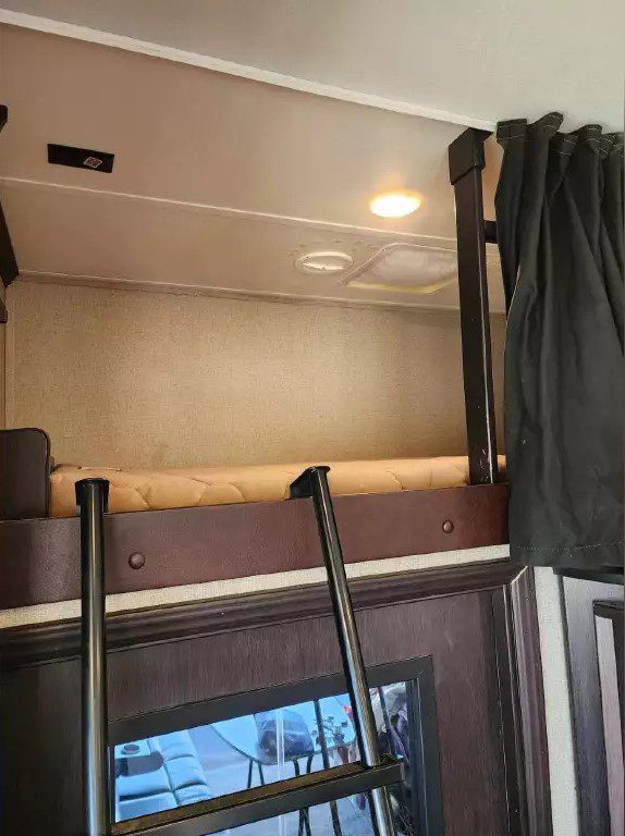 2018 Keystone Carbon 357 - Image 11