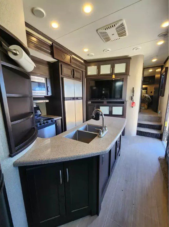 2018 Keystone Carbon 357 - Image 14