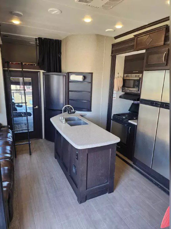 2018 Keystone Carbon 357 - Image 16