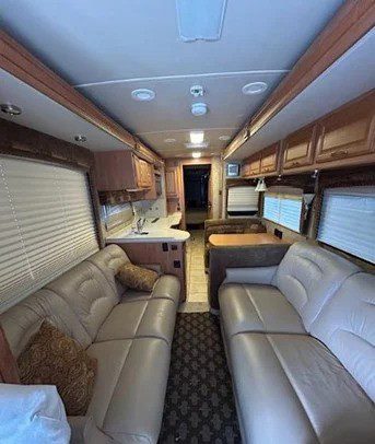 2007 WINNEBAGO TOUR 40KD - Image 9