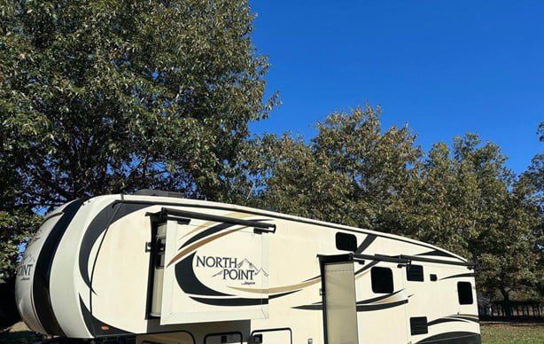 2017 JAYCO NORTH POINT 377RLBH - Image 2