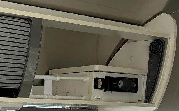 2017 AIRSTREAM BAMBI 22FB - Image 10