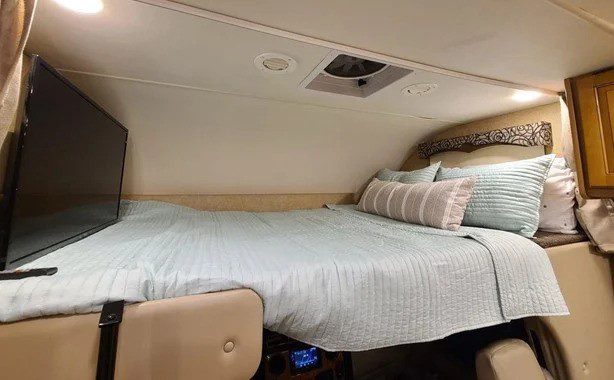 2017 THOR MOTOR COACH FOUR WINDS 31E - Image 12