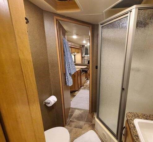 2017 THOR MOTOR COACH FOUR WINDS 31E - Image 13