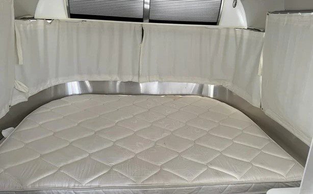 2017 AIRSTREAM BAMBI 22FB - Image 6