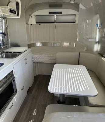 2017 AIRSTREAM BAMBI 22FB - Image 7