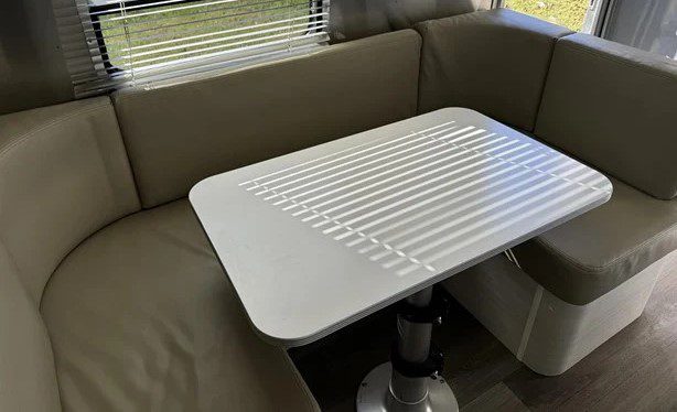 2017 AIRSTREAM BAMBI 22FB - Image 8