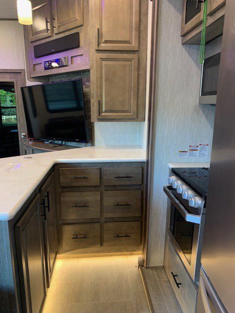 2019 Forest River Vengeance Touring Edition 381L12-6 - Image 15