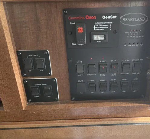 2015 HEARTLAND BIGHORN 3160EL - Image 9