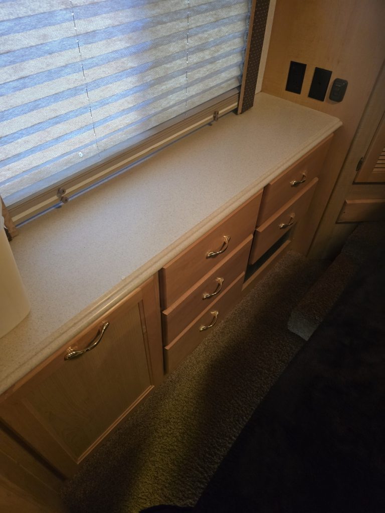 2004 NATIONAL RV TROPICAL 370 - Image 20