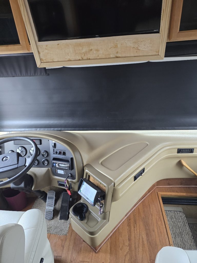 2004 NATIONAL RV TROPICAL 370 - Image 32