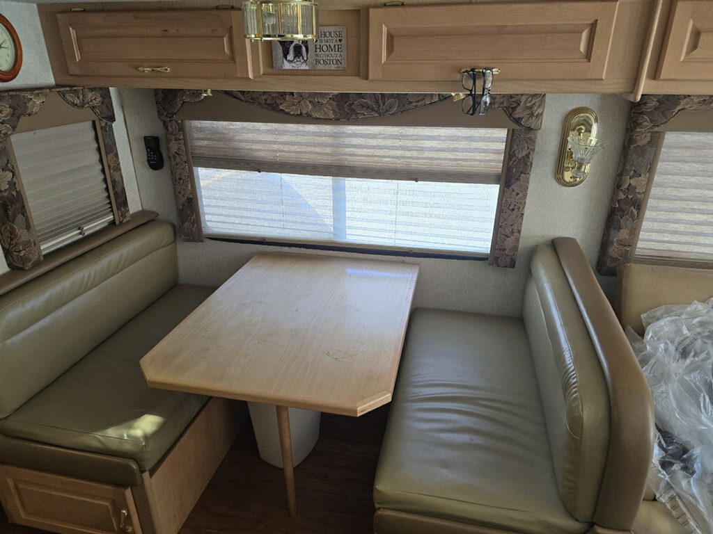 2004 NATIONAL RV TROPICAL 370 - Image 10