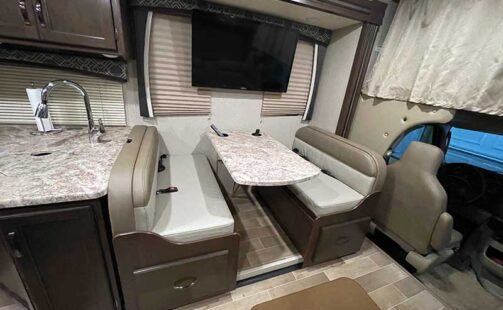 2020 Thor Chateau 28Z - Image 3