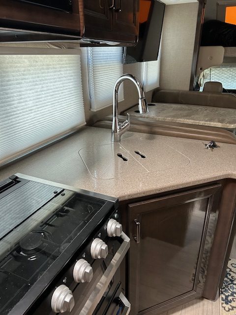 2020 Thor Quantum RW28 - Image 6