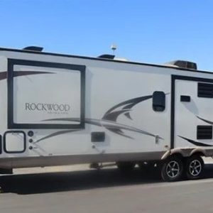 2017 FOREST RIVER ROCKWOOD ULTRA LITE 2703WS