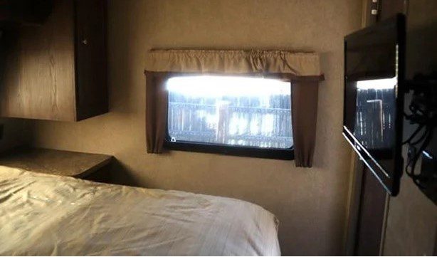 2017 FOREST RIVER ROCKWOOD ULTRA LITE 2703WS - Image 11