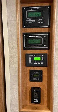 2017 WINNEBAGO SUNOVA 36Z - Image 14