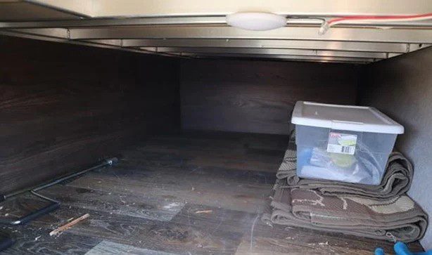 2017 FOREST RIVER ROCKWOOD ULTRA LITE 2703WS - Image 15