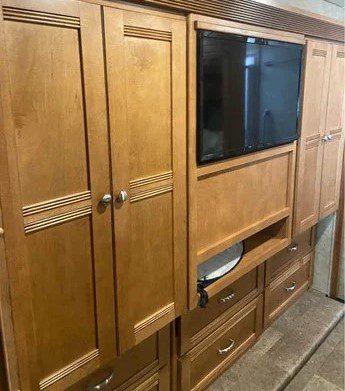 2017 WINNEBAGO SUNOVA 36Z - Image 18