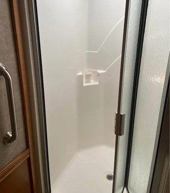 2017 WINNEBAGO SUNOVA 36Z - Image 19