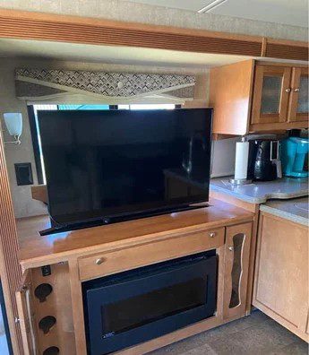 2017 WINNEBAGO SUNOVA 36Z - Image 7