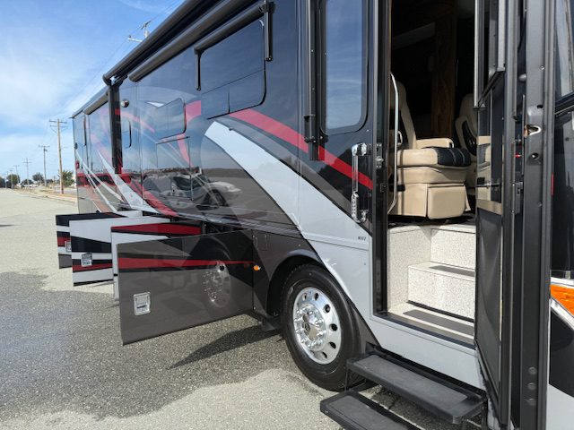 2019 NEWMAR VENTANA 4037 - Image 3