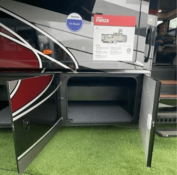 2022 WINNEBAGO FORZA 34T - Image 10