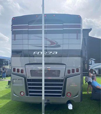 2022 WINNEBAGO FORZA 34T - Image 4