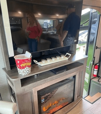 2022 WINNEBAGO FORZA 34T - Image 6