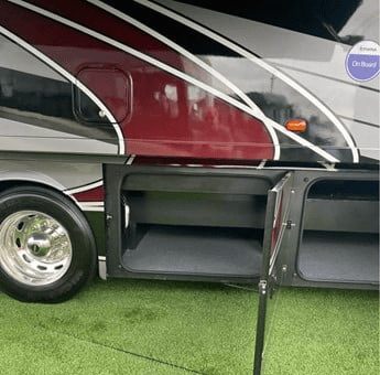 2022 WINNEBAGO FORZA 34T - Image 9