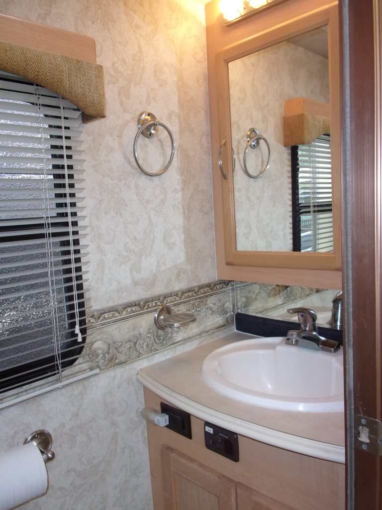 2005 National Tropical T399 - Image 20