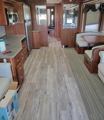 2004 FLEETWOOD EXCURSION 39L - Image 4