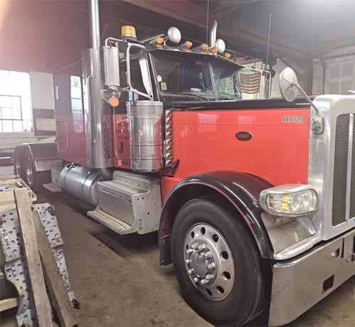 2014 PETERBILT 389 - Image 4