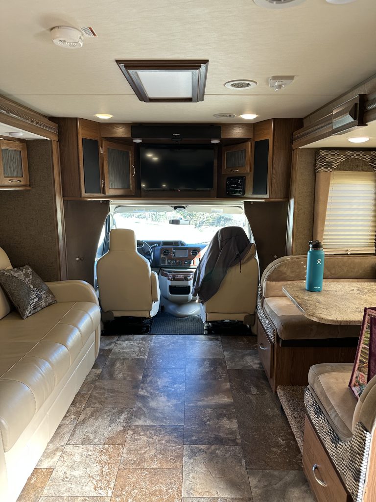 2018 Coachmen, Concord, Class C 300TS Motorhome. - Image 6