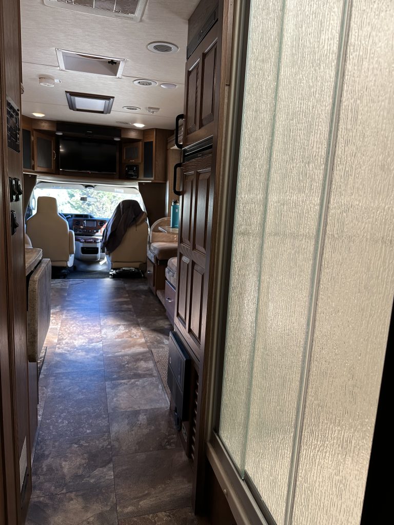 2018 Coachmen, Concord, Class C 300TS Motorhome. - Image 9