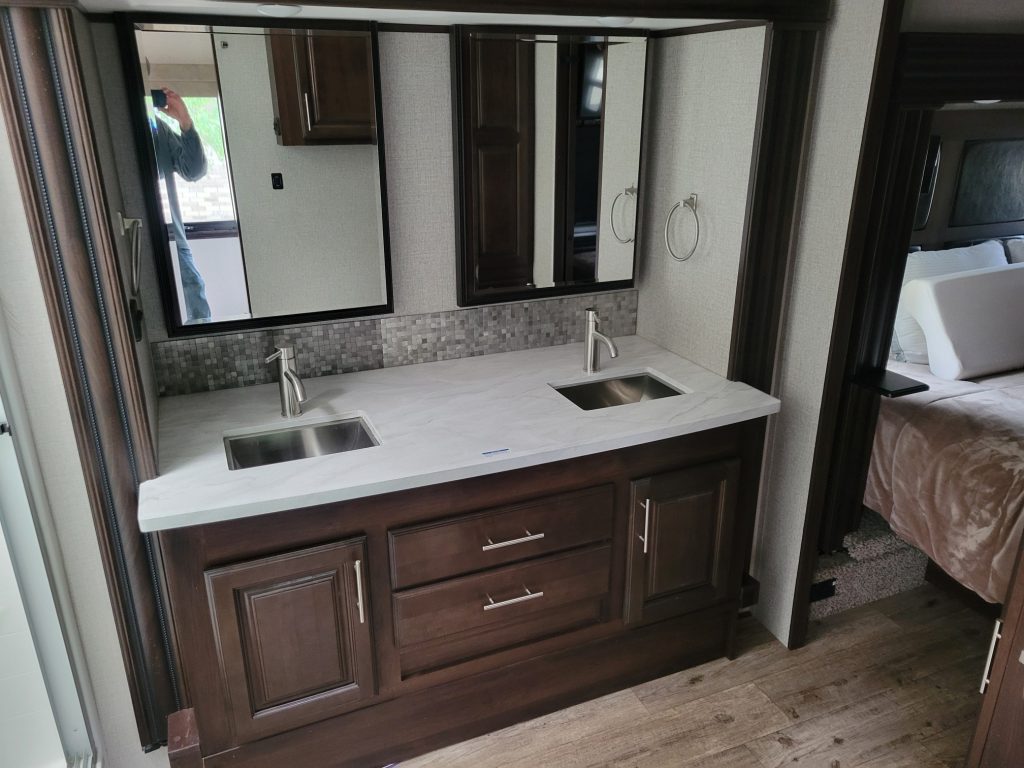 2020 JAYCO NORTH POINT 381DLQS - Image 7