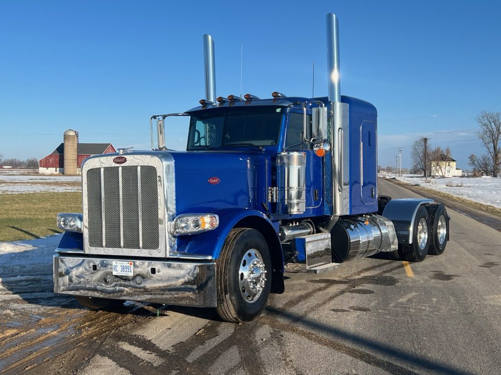 2025 PETERBILT 389 - Image 8
